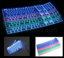 illuminated keyboard - светящаяся клавиатура от logitech